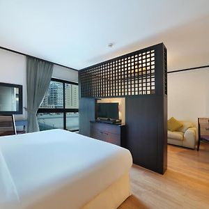 Studio King Bed